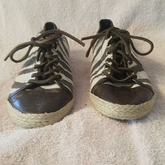 MICHAEL KORS Delray Printed Zebra Shoe SZ 8.5 - Picture 3 of 10